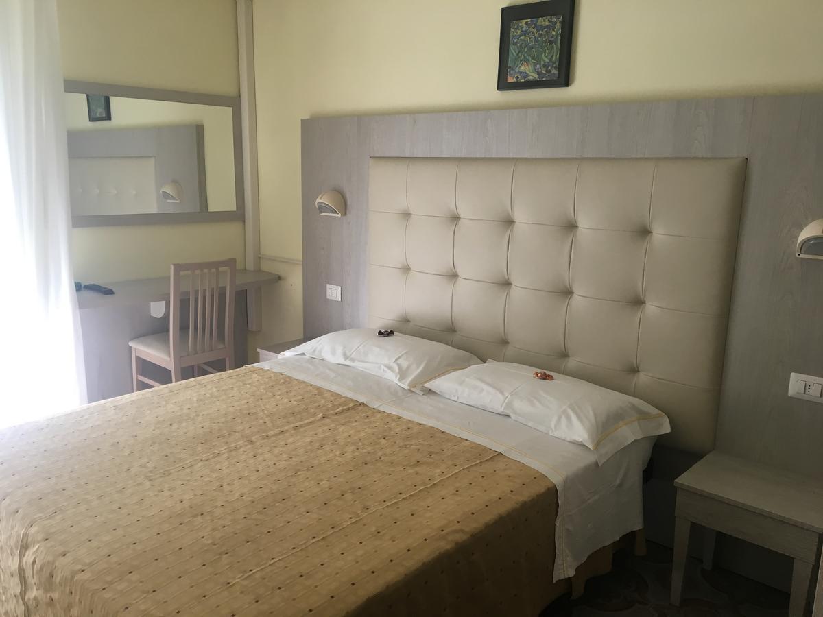 Hotel Laila Cesenatico Ngoại thất bức ảnh