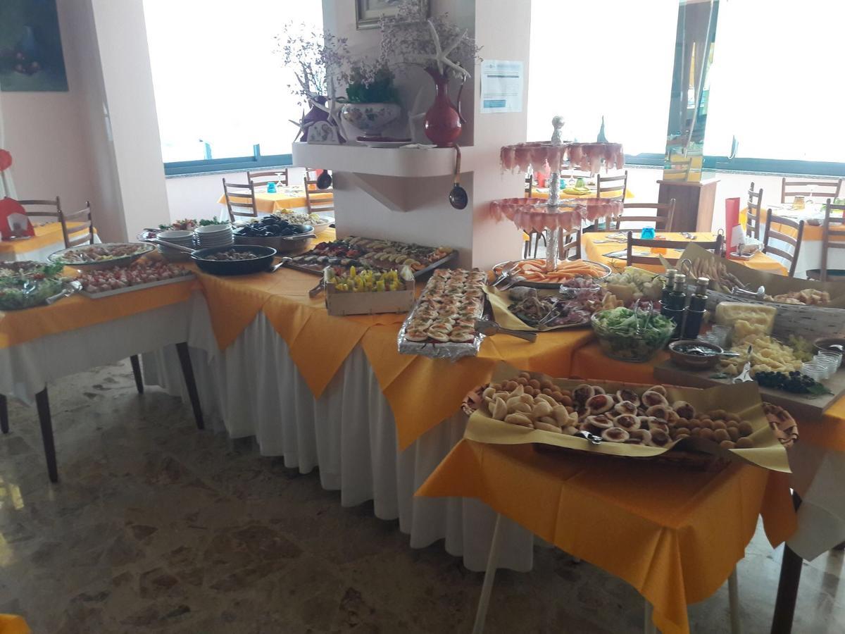 Hotel Laila Cesenatico Ngoại thất bức ảnh