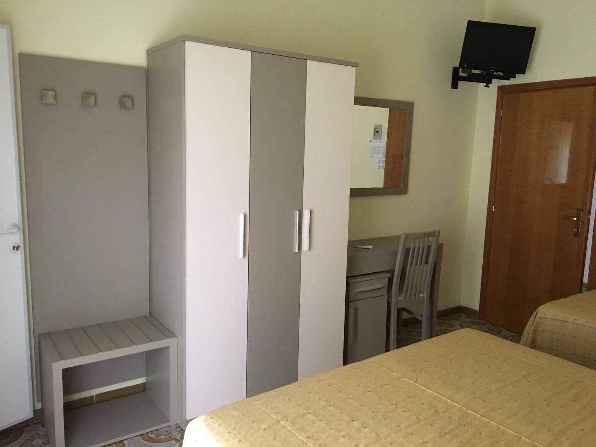 Hotel Laila Cesenatico Ngoại thất bức ảnh