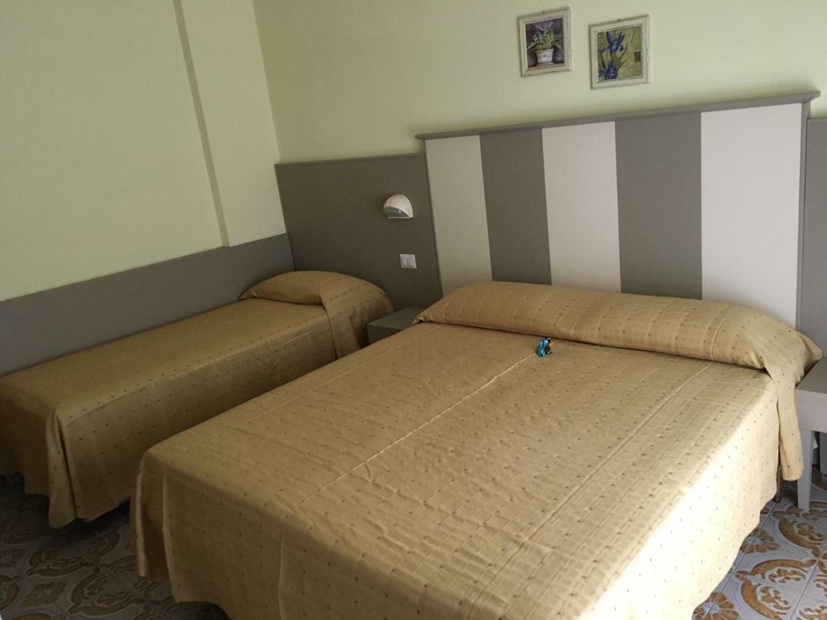 Hotel Laila Cesenatico Ngoại thất bức ảnh